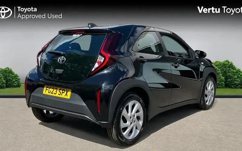 Used Toyota Aygo X PURE 72 HP (52 kW) 2025 SUV