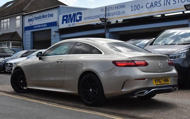 Gebraucht Mercedes E220 AMG Line Premium Plus 194 PS (142 kW) 2019 Coupé