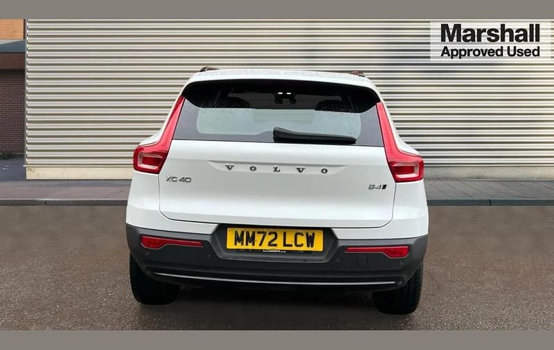 Used Volvo XC40 Plus 194 HP (142 kW) 2022 White SUV