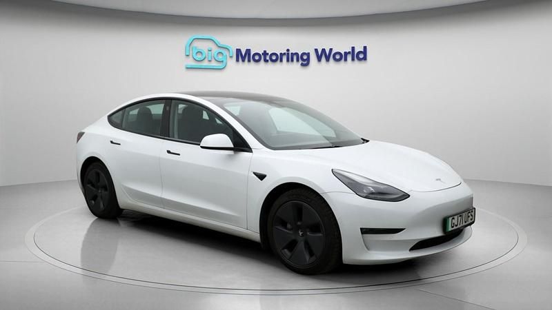 White Used 2021 Tesla Model 3 Long Range AWD Sedan | £17,300 (Fair price) - Image 1/4