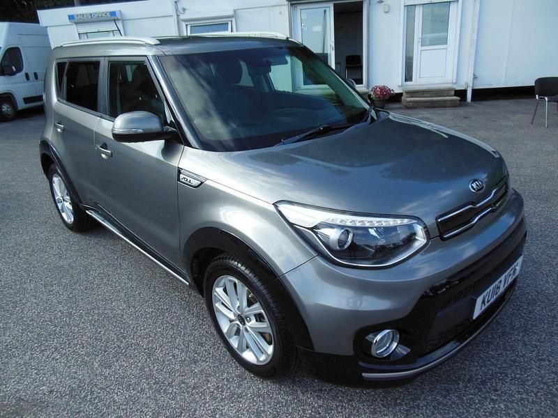 Silver Used 2018 Kia Soul 2 SUV | £12,500 (Fair price) - Image 1/4