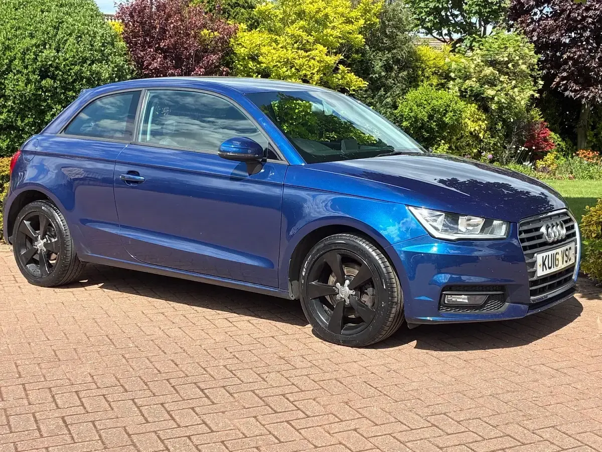 Used Audi A1 Sport 116 HP (85 kW) 2016 Blue Hatchback