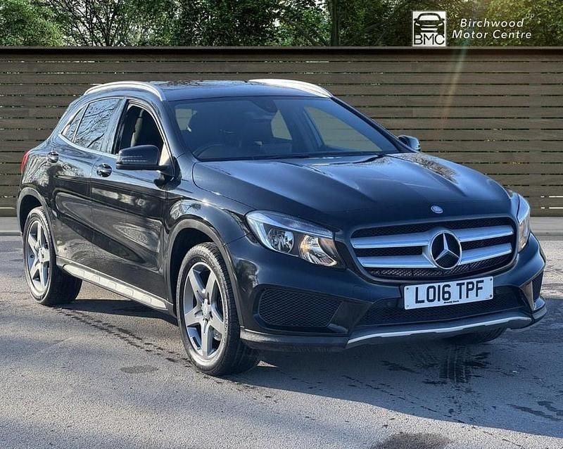 Black Used 2016 Mercedes GLA220 AMG line SUV | £10,995 (Fair price) - Image 1/4