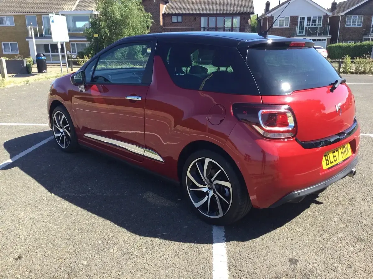 Used DS Automobiles DS3 Connected Chic 2018 Red Hatchback