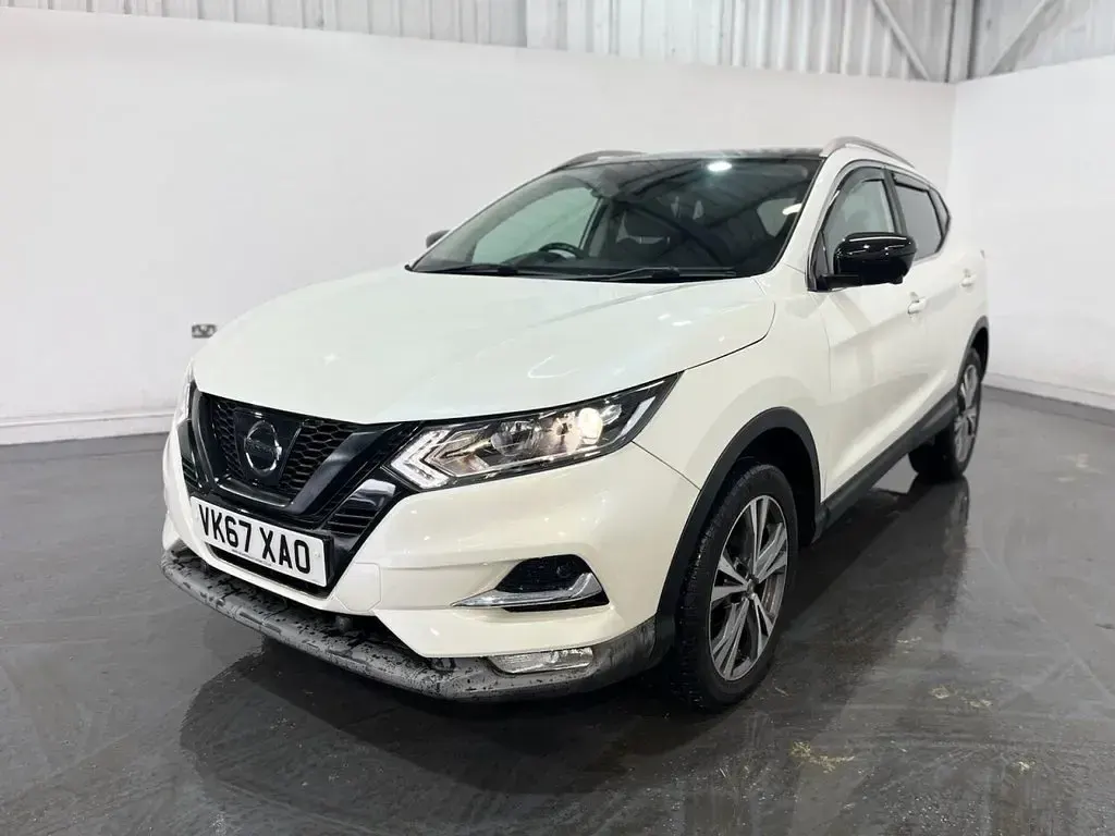 Used Nissan Qashqai N-Connecta 130 HP (95 kW) 2017 White SUV