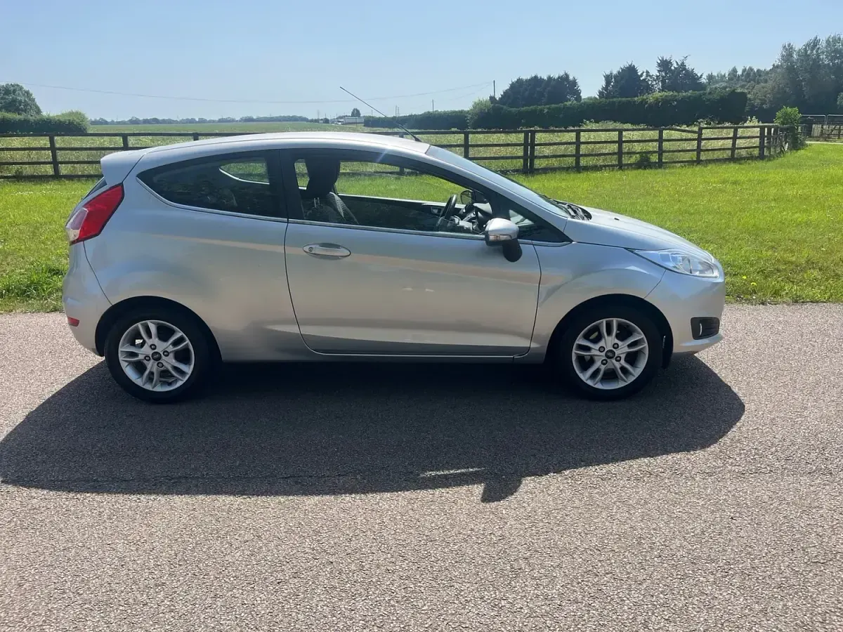 Used Ford Fiesta Zetec 2015 Silver Hatchback