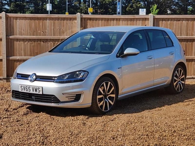Silver Used 2015 VW Golf VII GTE Hatchback | £9,300 (Good price) - Image 1/4