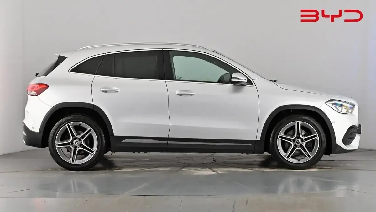 Used Mercedes GLA200 Executive 150 HP (110 kW) 2021 Iridium silver SUV