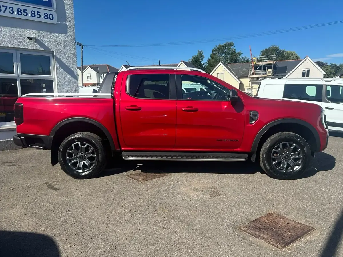 Used Ford Ranger Wildtrack 205 HP (150 kW) 2023 Red Pickup