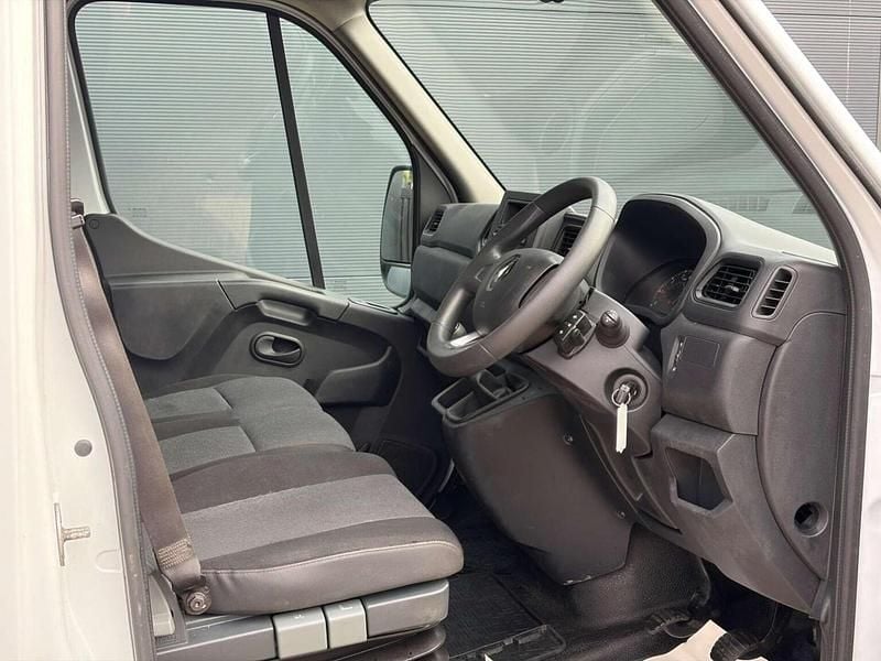 Used Renault Master Business 2022 White MPV