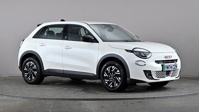 White Used 2025 Fiat 600 Red Hatchback | £19,298 (Good price) - Image 1/3