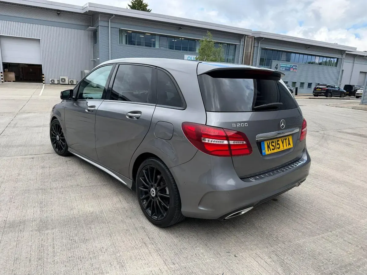 Used Mercedes B200 AMG Line Premium Plus 2015 Grey Hatchback