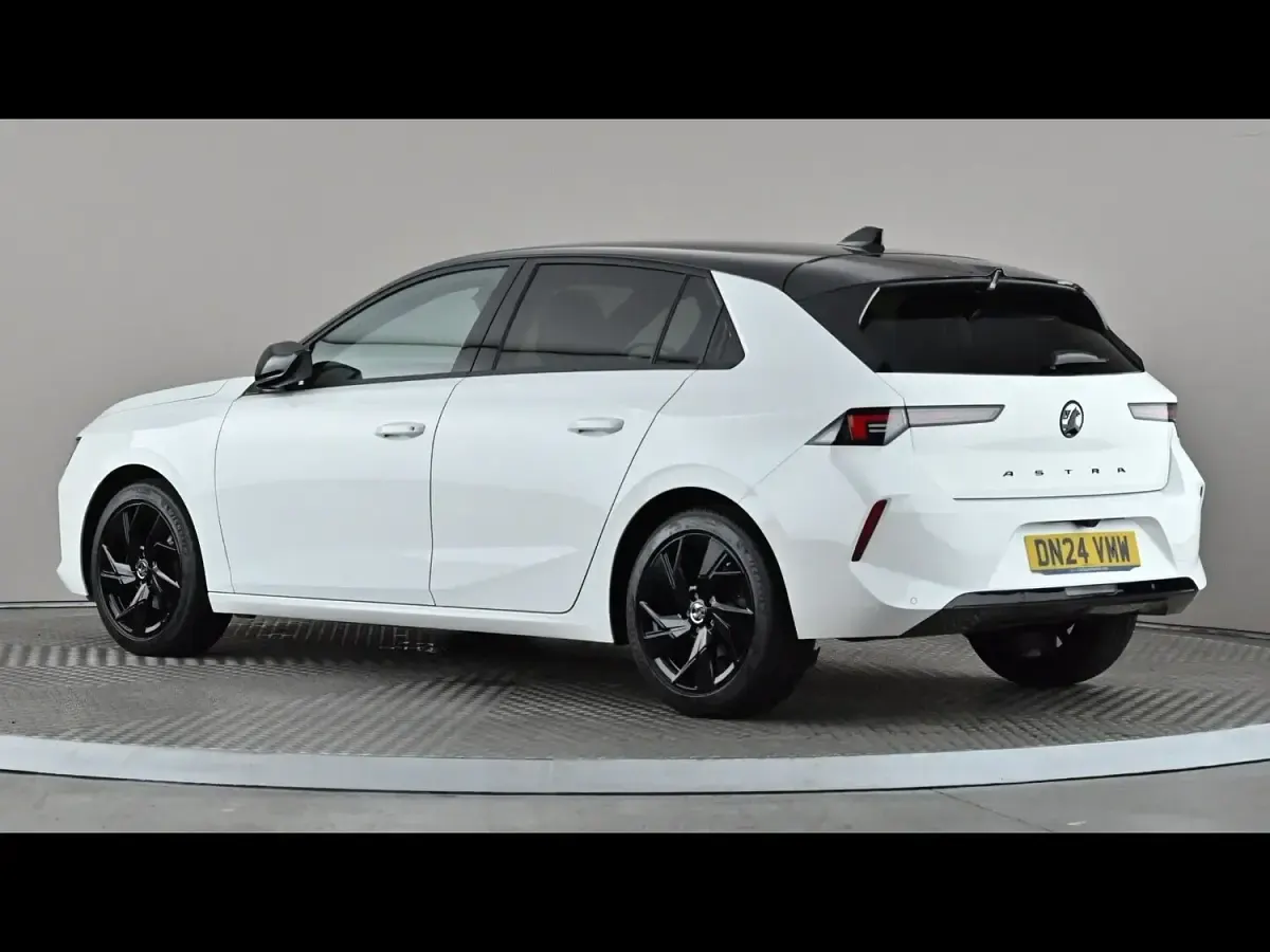 Used Vauxhall Astra 2024 White Hatchback