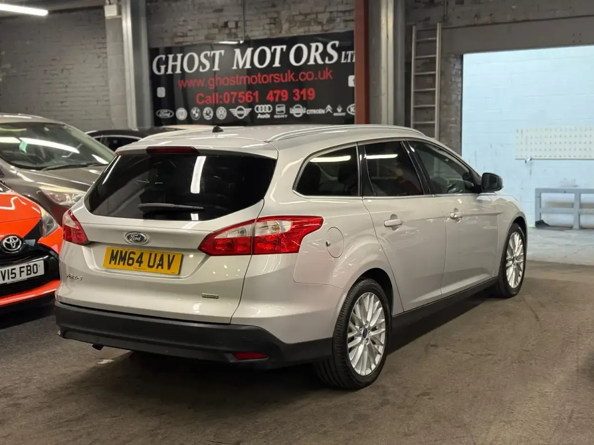 Usado Ford Focus Zetec 2014 Prateado Carrinha