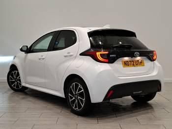 Used Toyota Yaris Hybrid Design 116 HP (85 kW) 2023 White Hatchback