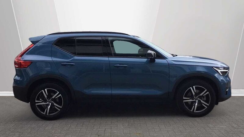 Used Volvo XC40 Plus 197 HP (144 kW) 2024 Blue SUV