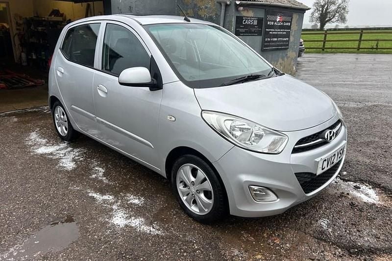 Silver Used 2012 Hyundai i10 Style Hatchback | £2,399 (Good price) - Image 1/1