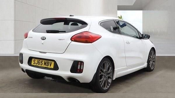 Used Kia ProCeed GT 201 HP (147 kW) 2015 White Hatchback