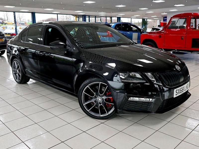 Black magic pearl Used 2019 Skoda Octavia vRS Hatchback | £19,289 (Fair price) - Image 1/4