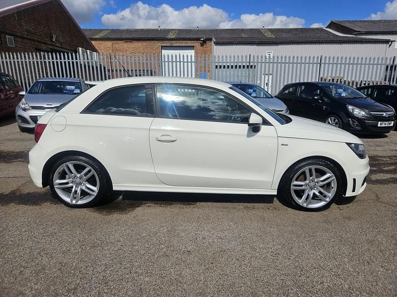 Used Audi A1 S-Line 105 HP (77 kW) 2012 White Hatchback