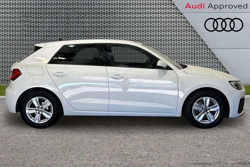 Used Audi A1 Design 108 HP (79 kW) 2022 White SUV