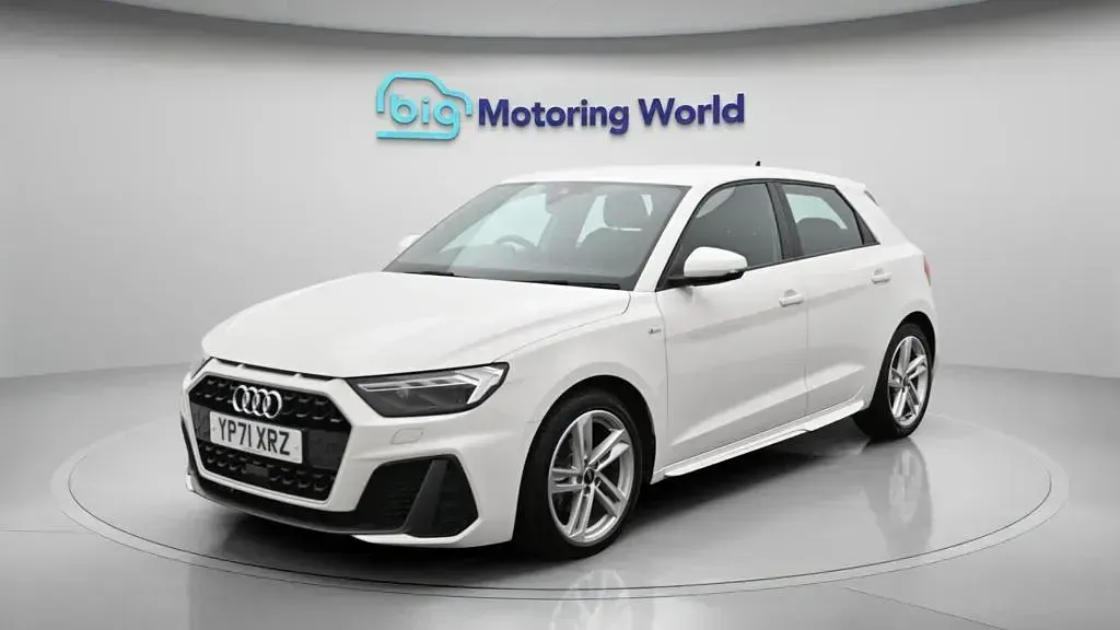 Used Audi A1 Sportback S-Line 110 HP (80 kW) 2022 White Hatchback