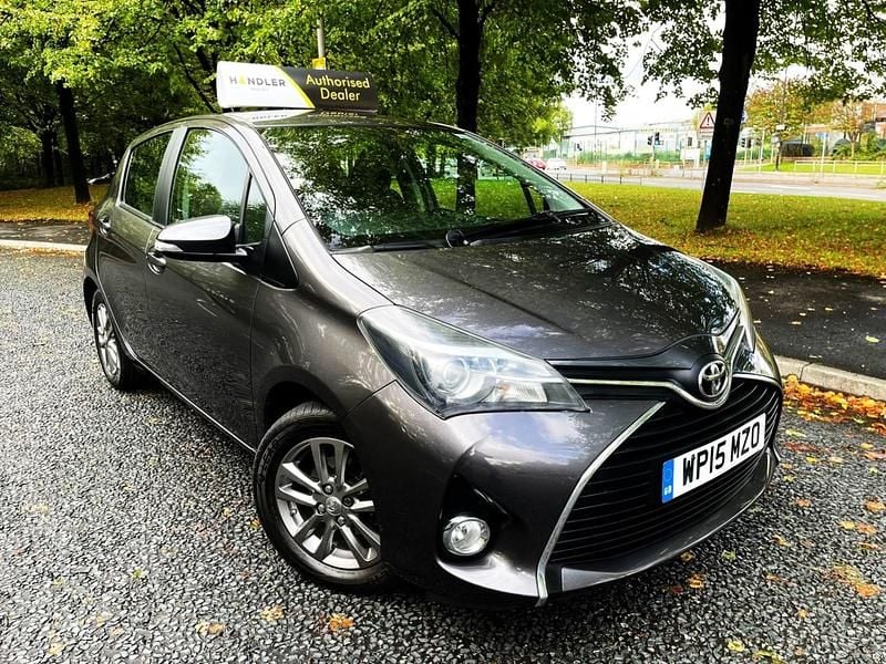 Grey Used 2015 Toyota Yaris Hatchback | £5,950 (Fair price) - Image 1/4