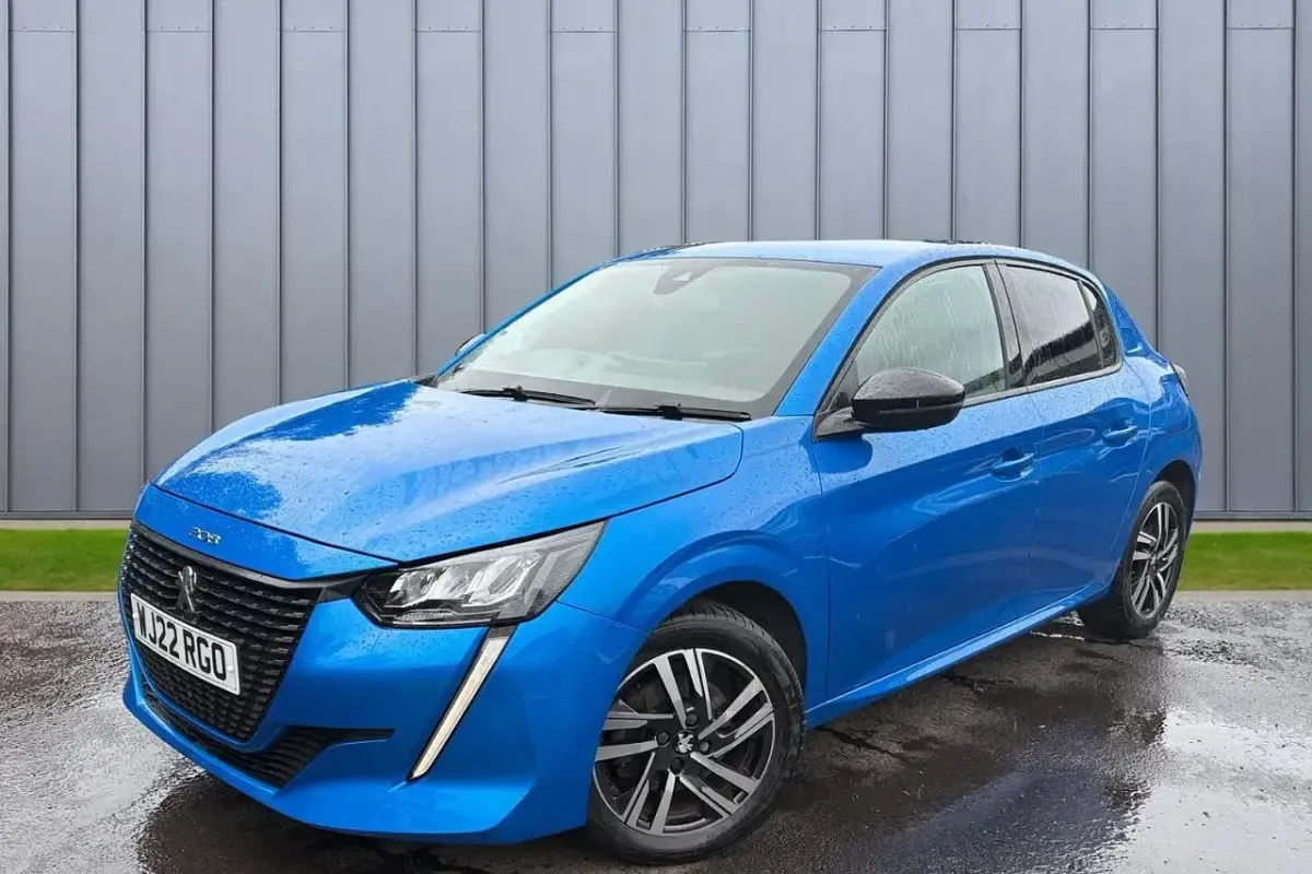 Used Peugeot 208 Allure Premium 99 HP (72 kW) 2022 Blue Hatchback