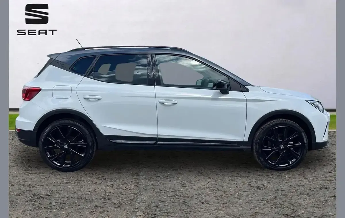 Novo Seat Arona Black Edition 113 HP (83 kW) 2025 Branco SUV