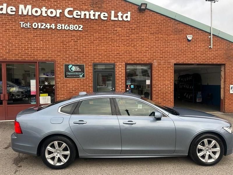 Used Volvo S90 Momentum 190 HP (139 kW) 2019 Blue Sedan