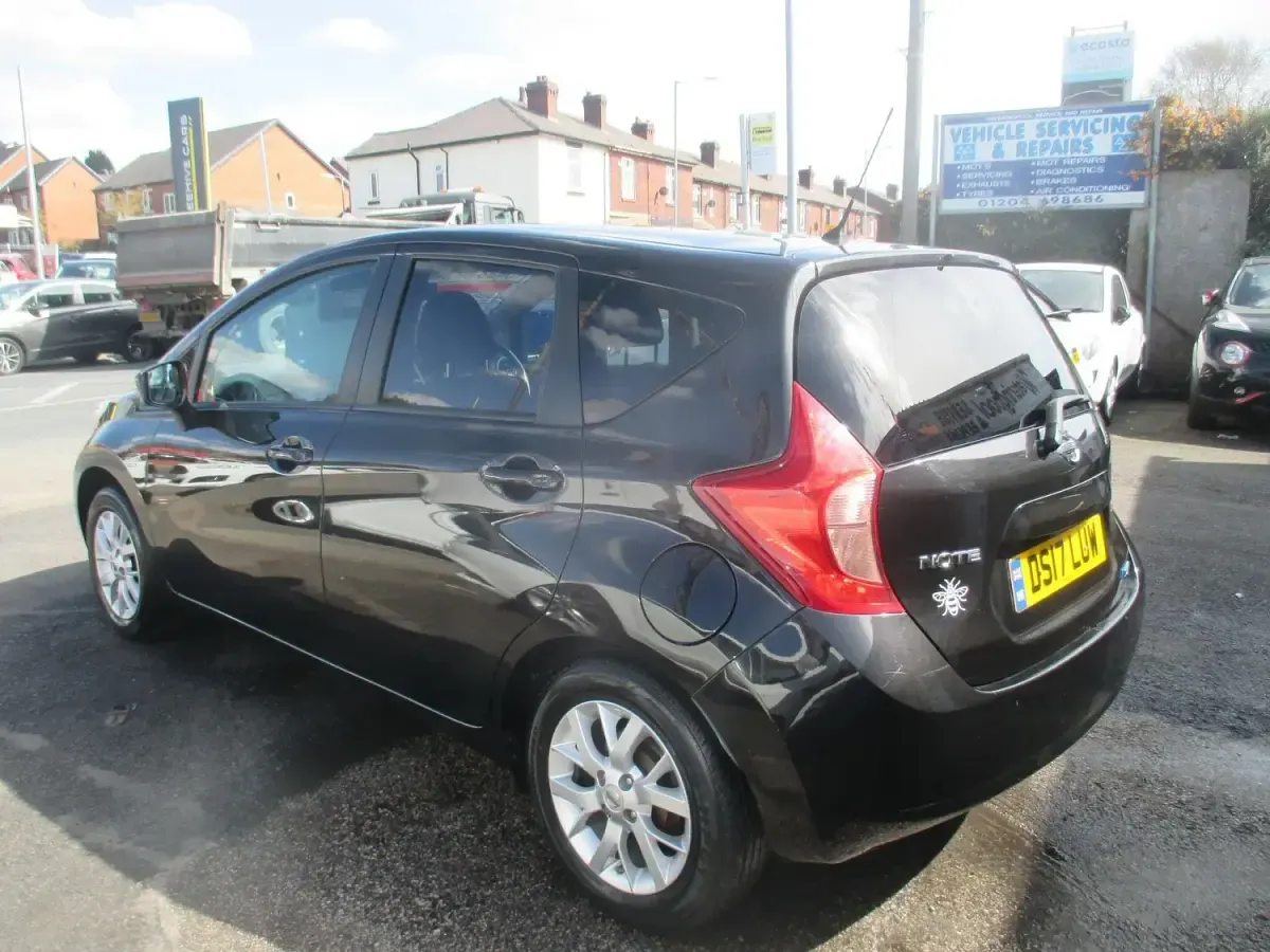 Used Nissan Note Acenta Premium 90 HP (66 kW) 2017 Black Hatchback