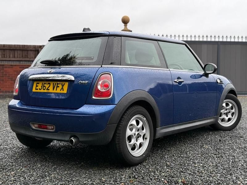 Used Mini ONE Hatch 98 HP (72 kW) 2012 Blue Hatchback
