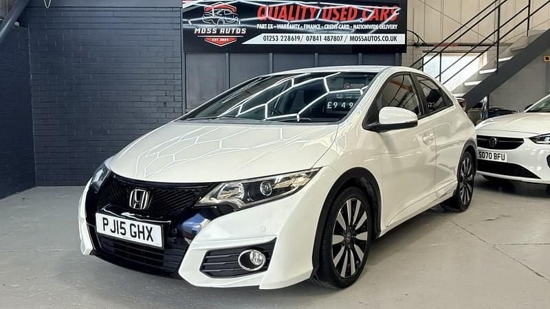Used Honda Civic SE Plus 100 HP (73 kW) 2015 White Hatchback