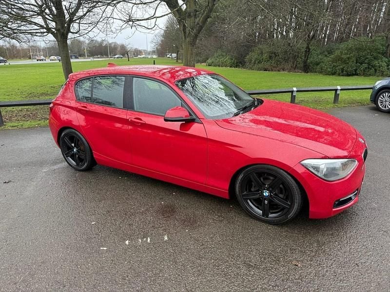 Used BMW 114 Sport Line 2012 Red Hatchback