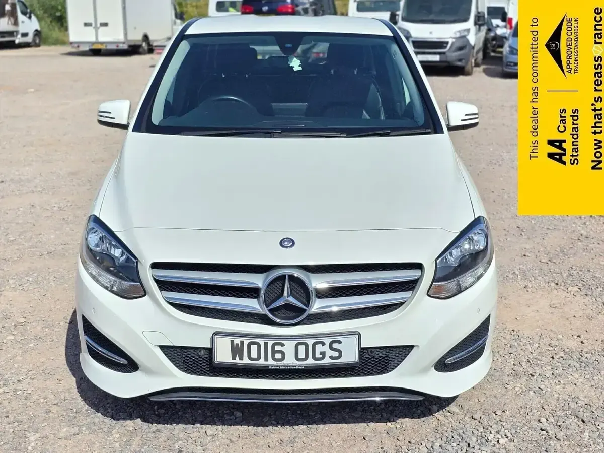 Begagnad Mercedes B180 Executive 109 HK (80 kW) 2016 Vit Minibuss