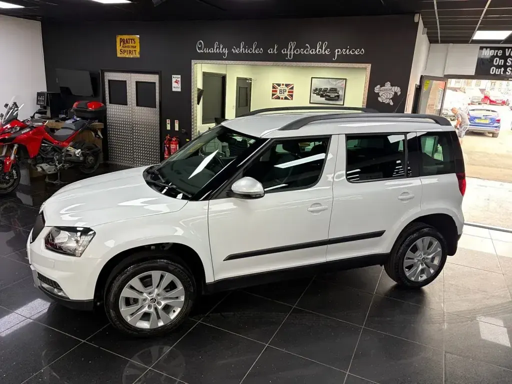 Used Skoda Yeti SE L 110 HP (80 kW) 2017 White SUV
