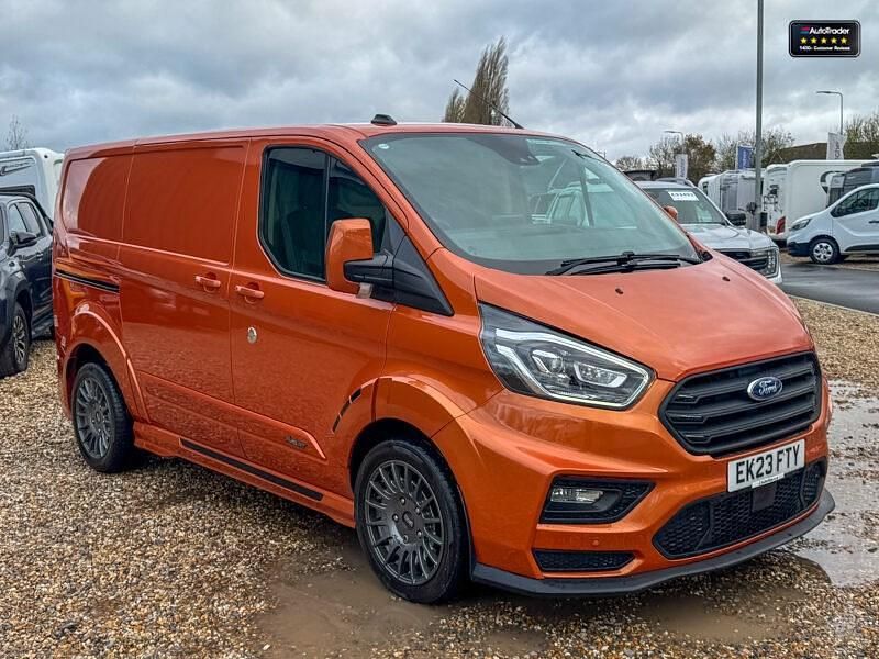 Used Ford Transit Custom Limited 170 HP (125 kW) 2023 Orange Van