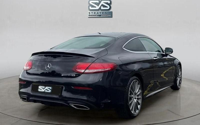 Used Mercedes C220 AMG Line Premium Plus 170 HP (125 kW) 2018 Coupe