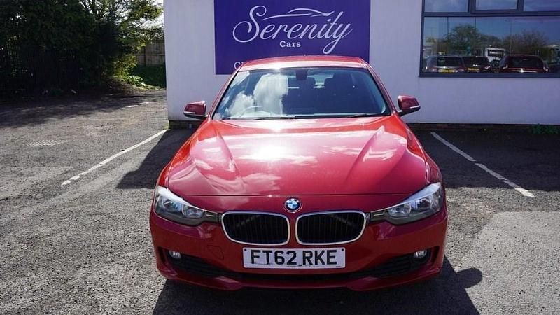 Used BMW 318 Basis 143 HP (105 kW) 2012 Red Sedan