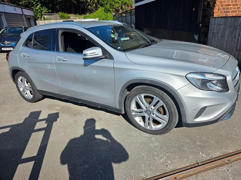 Usado Mercedes GLA200 SE 2014 Prateado SUV