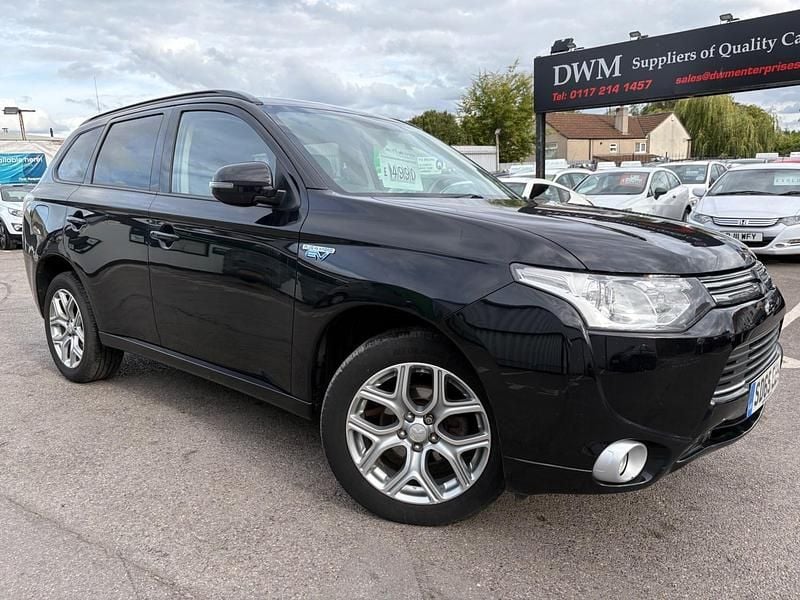 Black Used 2015 Mitsubishi Outlander P-HEV Estate | £4,790 (Fair price) - Image 1/4