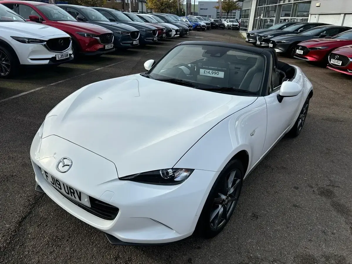 Used Mazda MX5 Inclusive 184 HP (135 kW) 2019 White Cabriolet