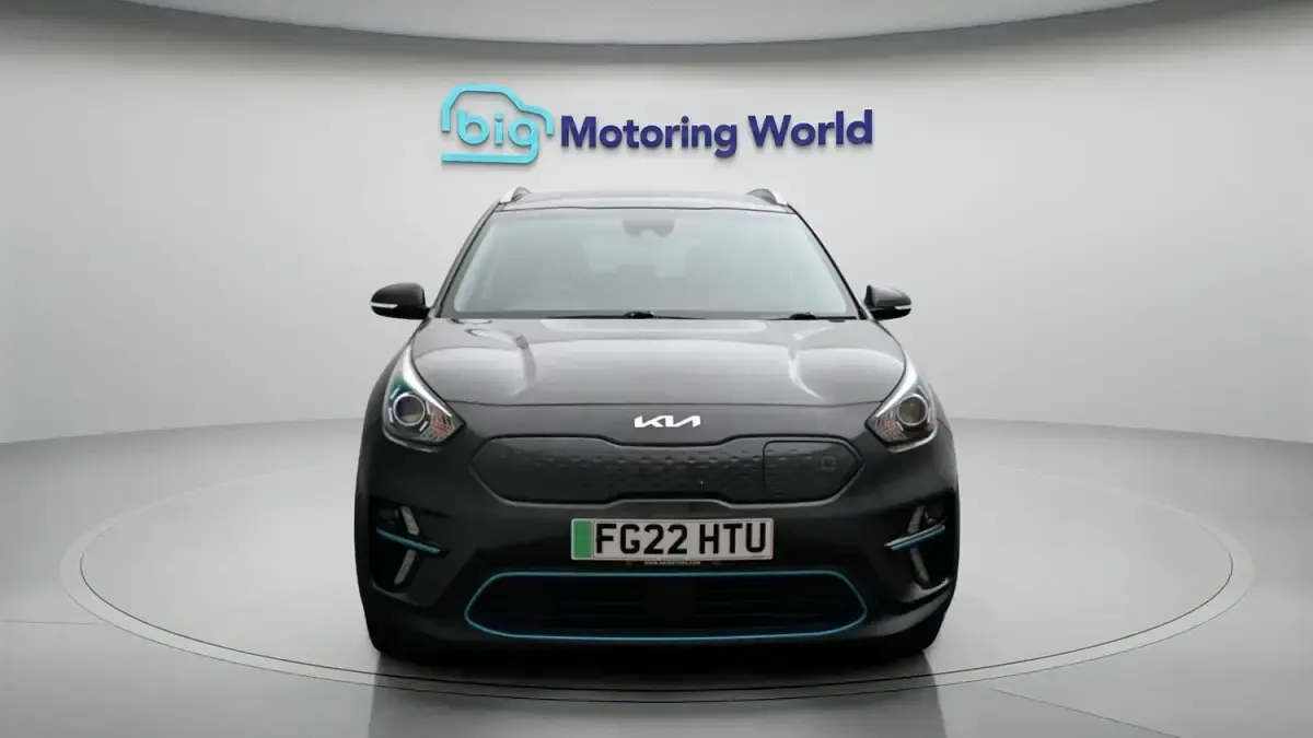 Usado Kia e-Niro 147 kW (201 CV) 2022 Gris SUV