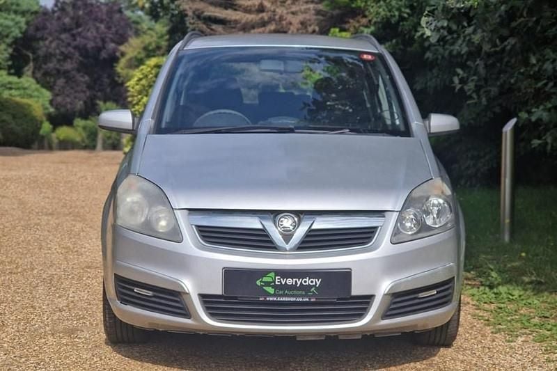 Silver Used 2005 Vauxhall Zafira Club MPV | £799 (Expensive) - Image 1/1