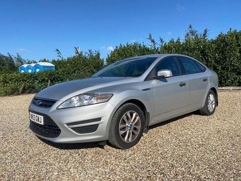Used Ford Mondeo 140 HP (102 kW) 2013 Silver Hatchback
