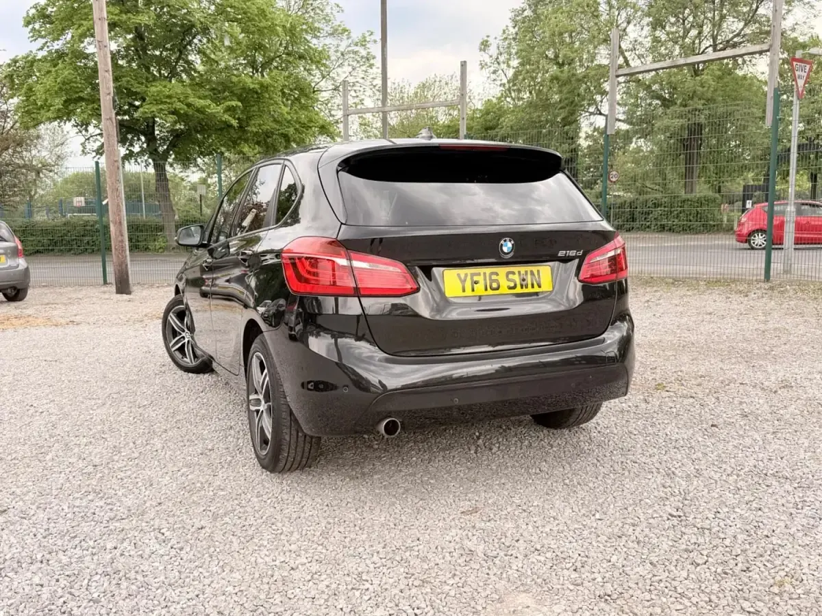 Usado BMW 216 Sport Line 2016 Preto Citadino