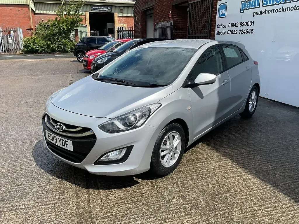 Used Hyundai i30 Active 100 HP (73 kW) 2013 Silver Hatchback