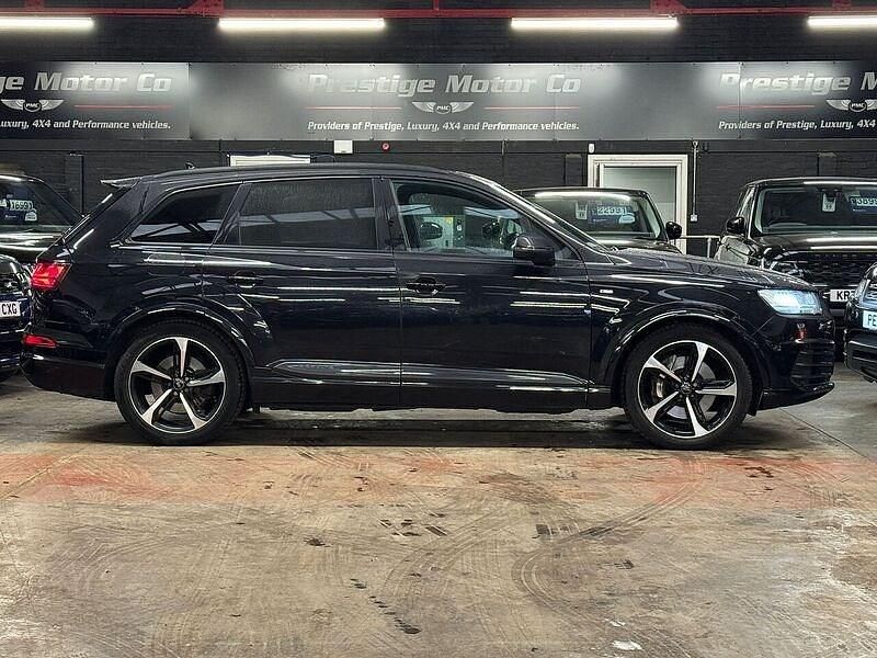 Begagnad Audi Q7 Black Edition 2018 Svart SUV