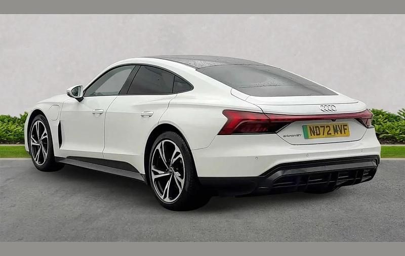 Used Audi e-tron GT quattro Comfort 389 kW (530 HP) 2023 White Sedan