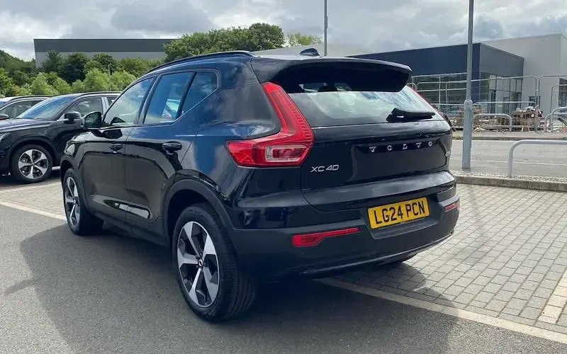 New Volvo XC40 Plus 163 HP (119 kW) 2026 Black SUV